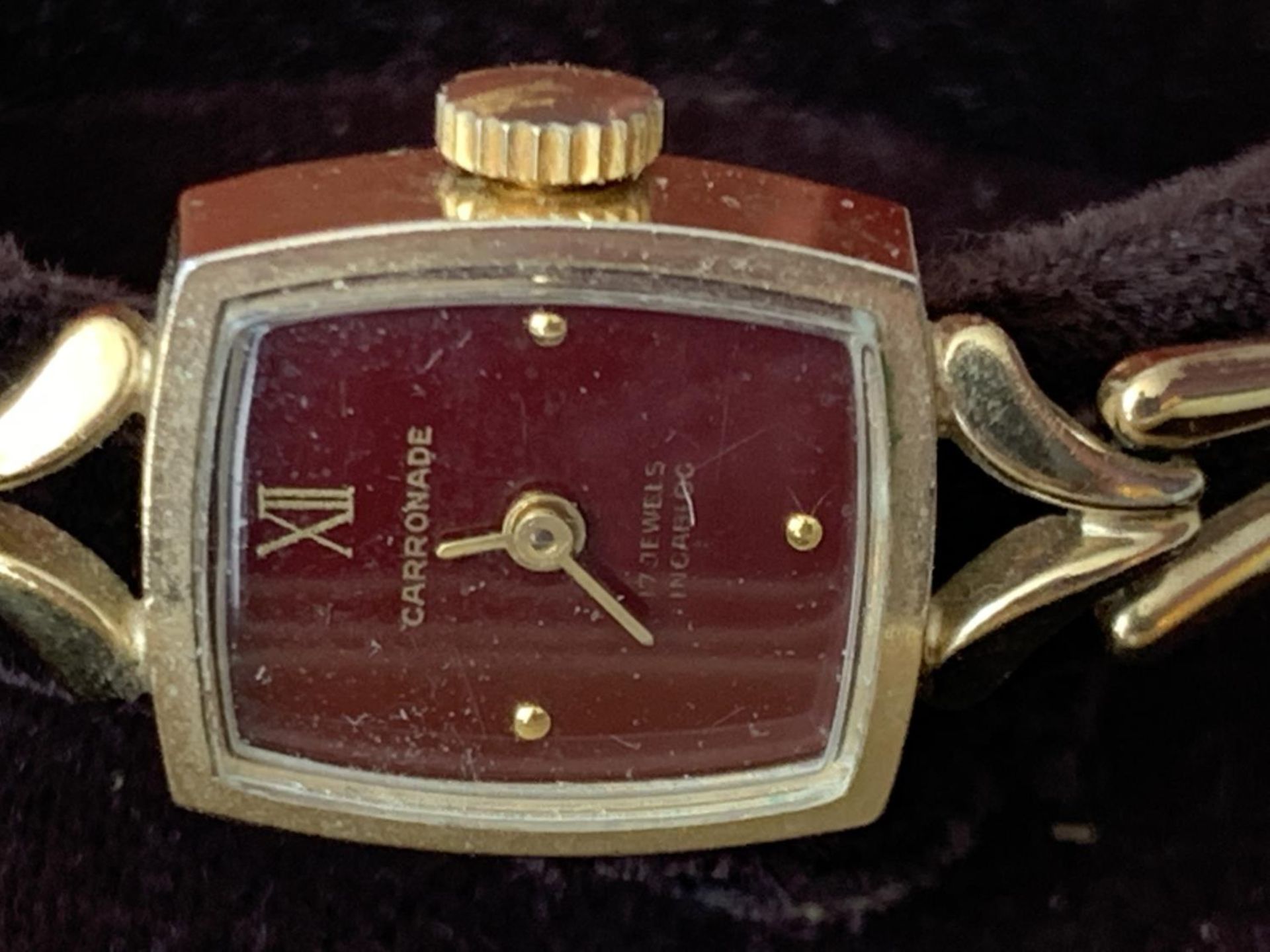 A LADIES CARRONADE WRISTWATCH IN A PRESENTATION BOX SEEN WORKING BUT NO WARRANTY - Image 2 of 4