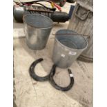 THREE SMALL METAL BUCKETS AND TWO HORSE SHOES