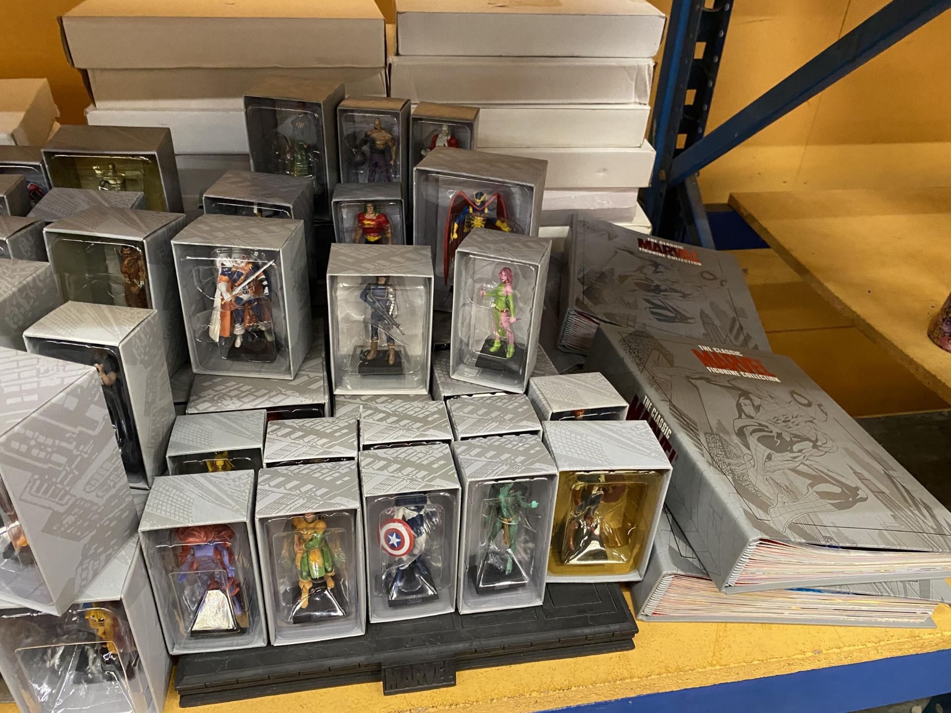 A COMPLETE SET OF 1-200 THE CLASSIC MARVEL COLLECTION FIGURES, ALL BOXED AS NEW COMPLETE WITH 200 - Image 12 of 12