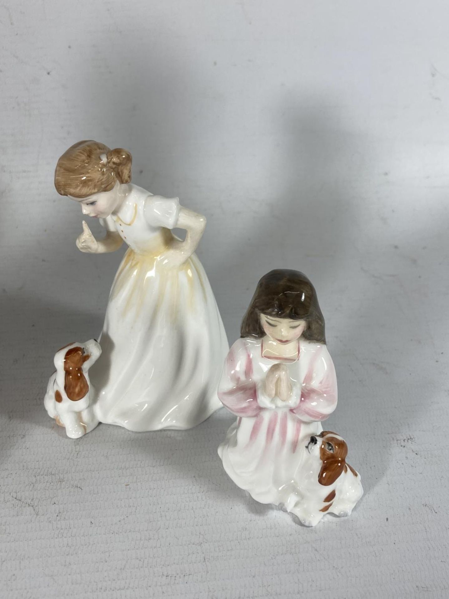 FOUR ROYAL DOULTON FIGURES TO INCLUDE SWEETING, SHARON, INNOCENCE AND SIT - Image 3 of 4