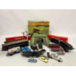 VARIOUS OO GAUGE MODEL RAILWAY ITEMS - A LOCO, CARRIAGES, BOXED TUNNEL, TRACK AND ACCESSORIES