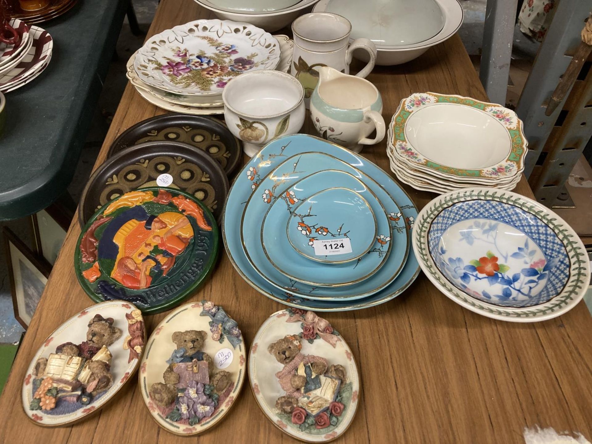 A COLLECTION OF CERAMICS TO INCLUDE OLD FOLEY CHINA FLORAL DISH SET ETC - Image 3 of 6