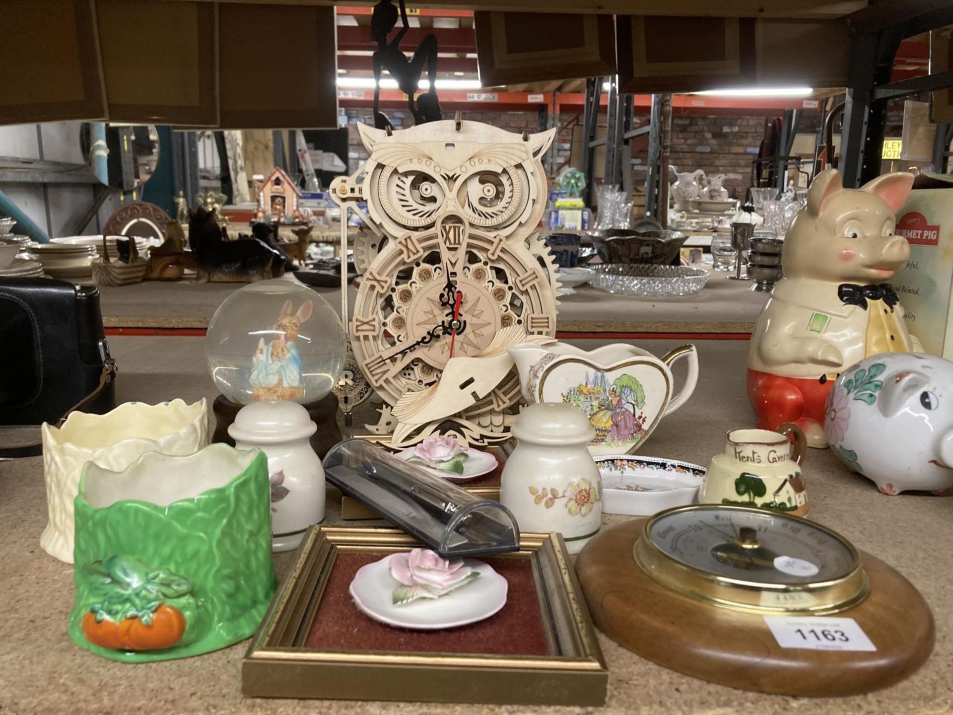 A MIXED LOT TO INCLUDE OWL CLOCK, BAROMETER, WEDGWOOD ETC