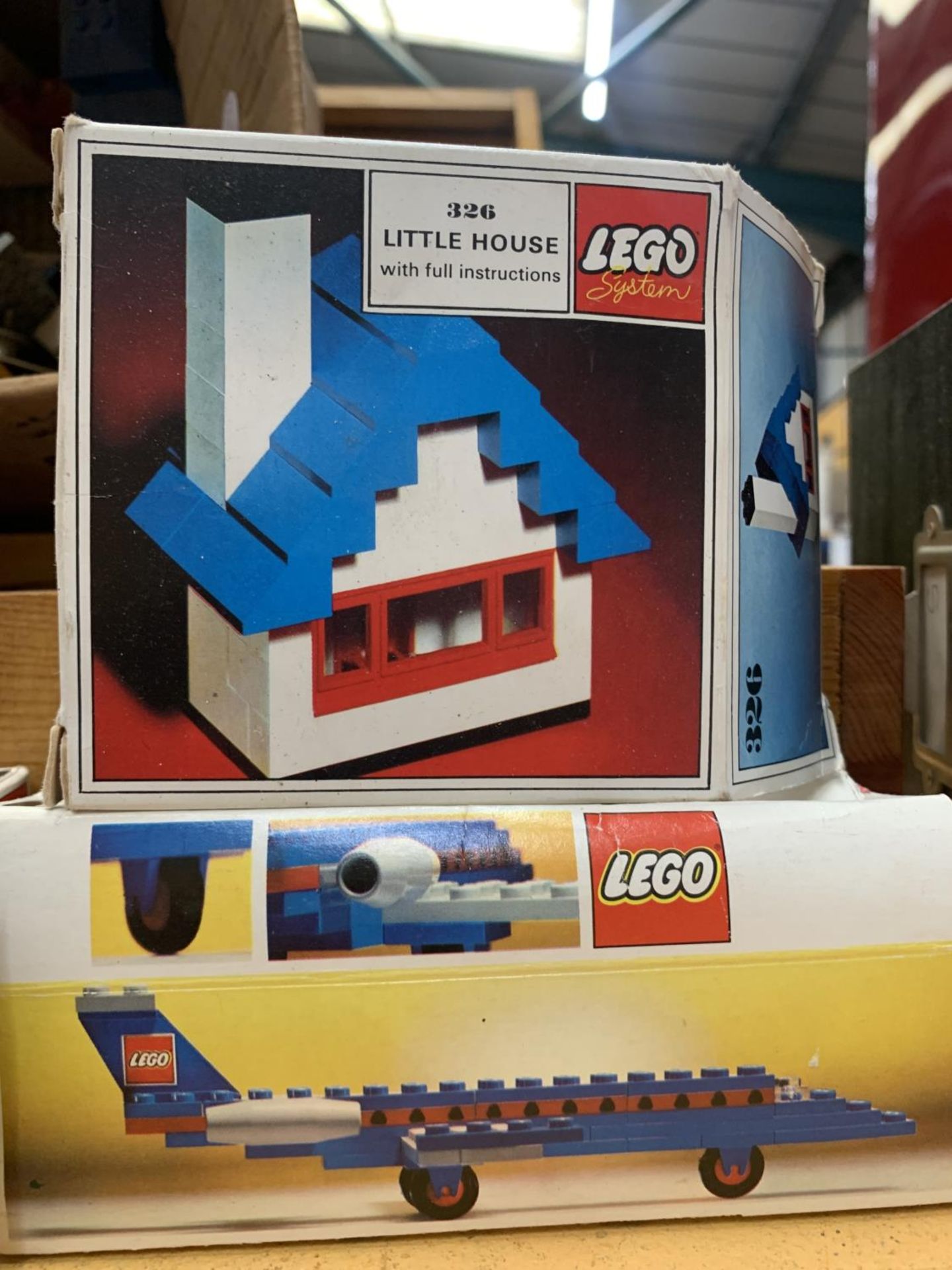 A QUANTITY OF LEGO AND VINTAGE LEGO BOXES - Image 6 of 6