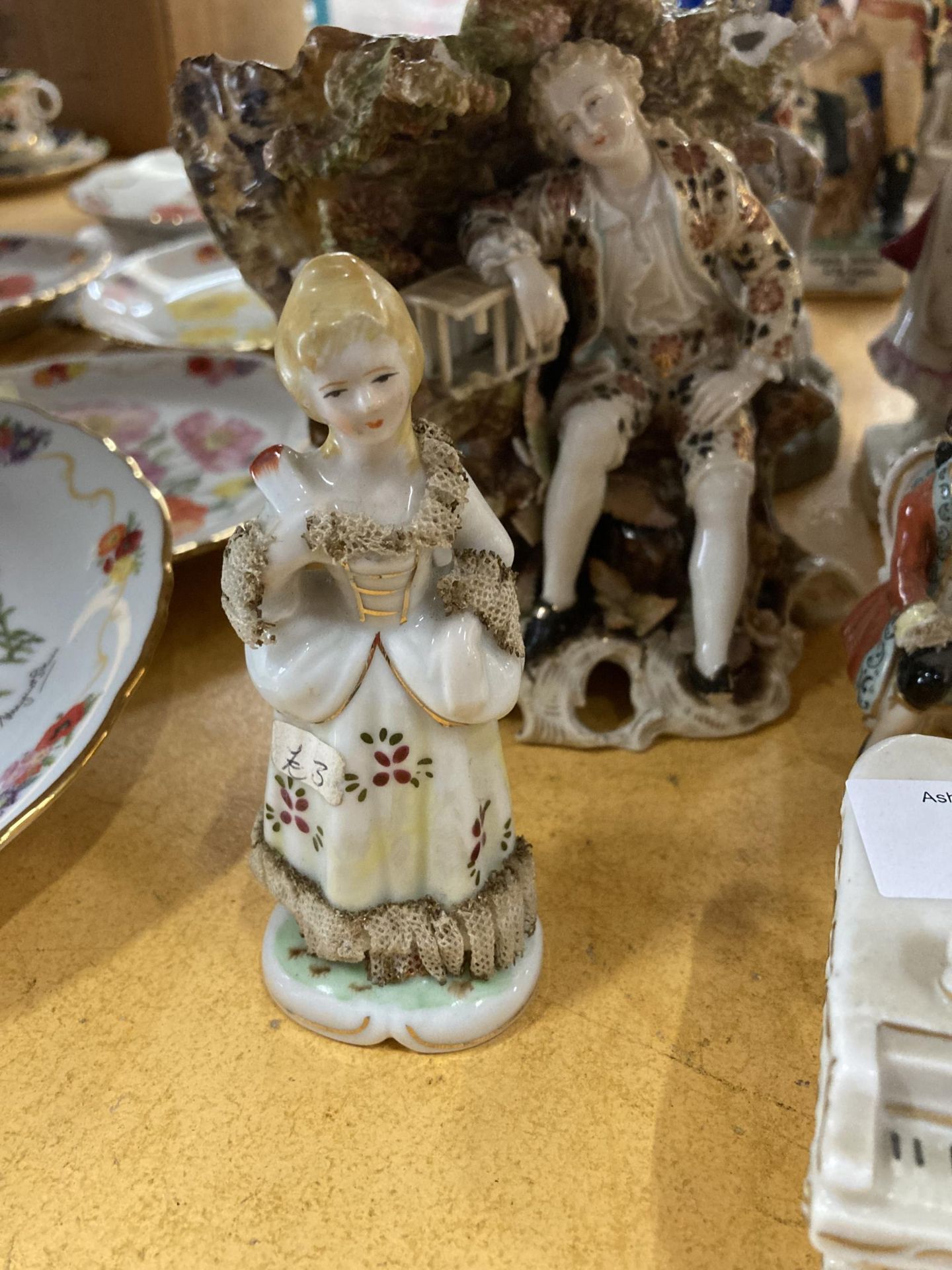 A LARGE QUANTITY OF VINTAGE STAFFORDSHIRE FIGURES - Image 5 of 6