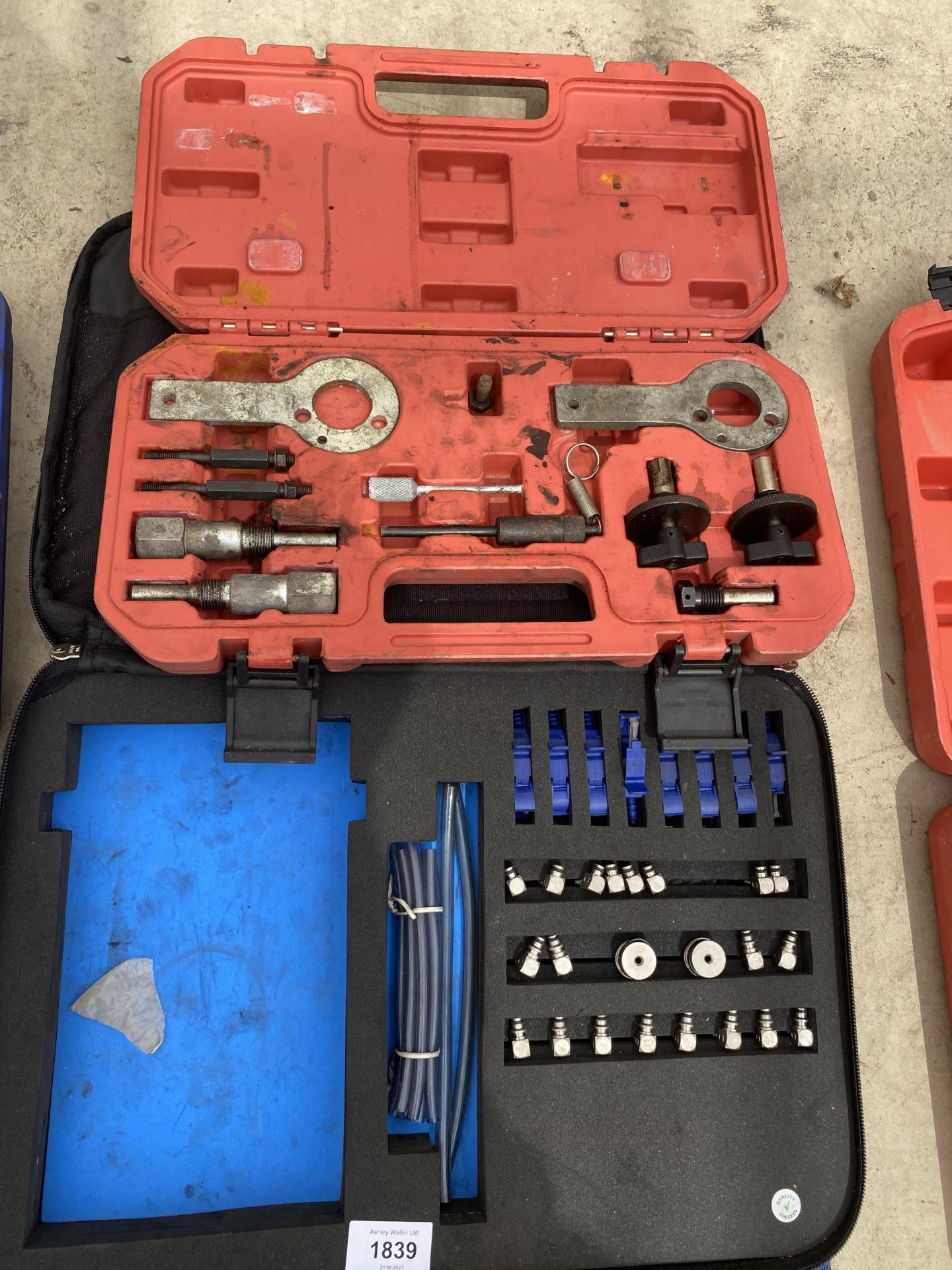 AN ASSORTMENT OF TOOLS TO INCLUDE A TIMING GEAR REPAIR KIT ETC - Image 2 of 3