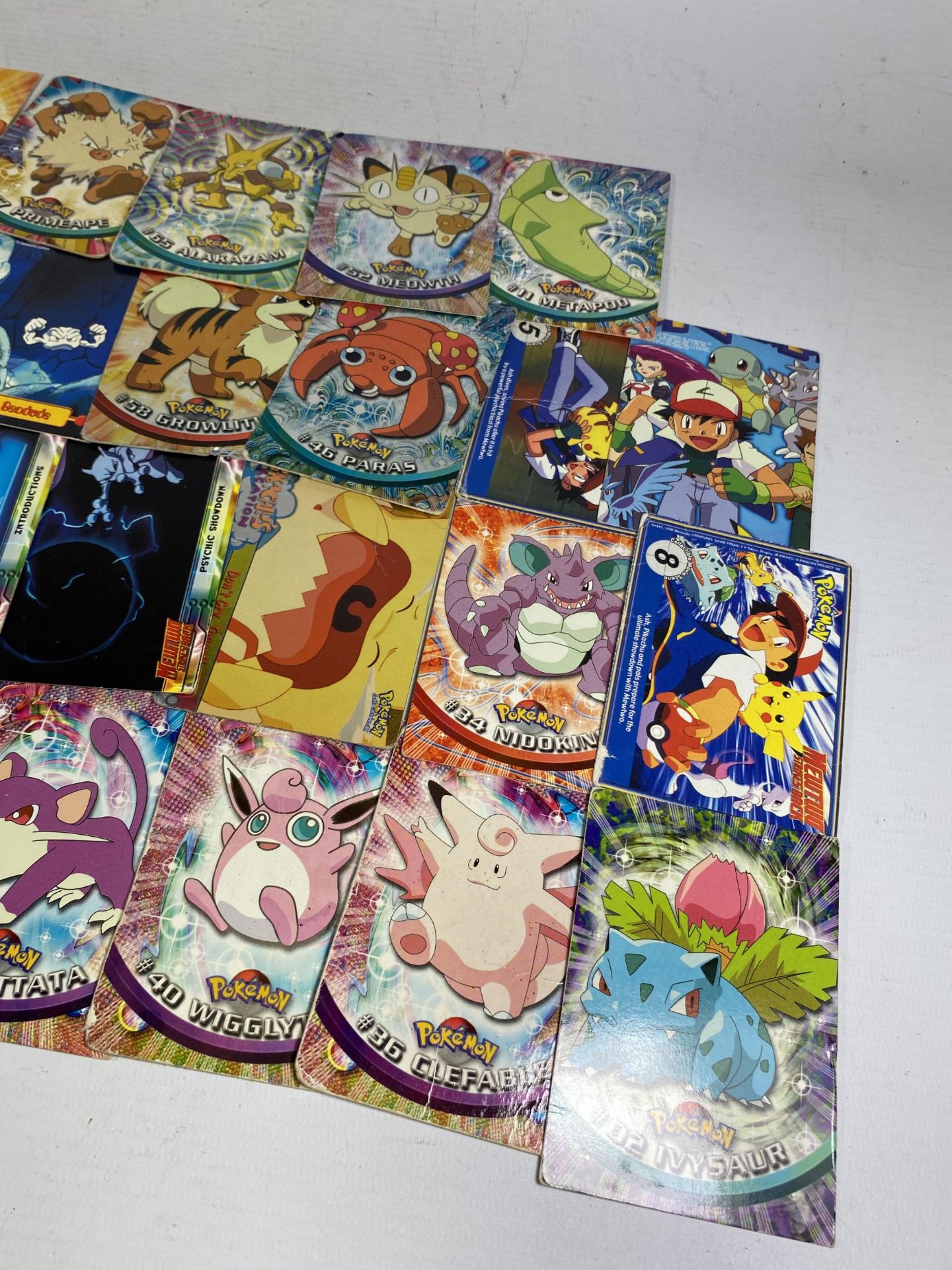 A COLLECTION OF TOPPS POKEMON SERIES 1 & 2 TRADING CARDS, CHARIZARD ETC - Bild 4 aus 5