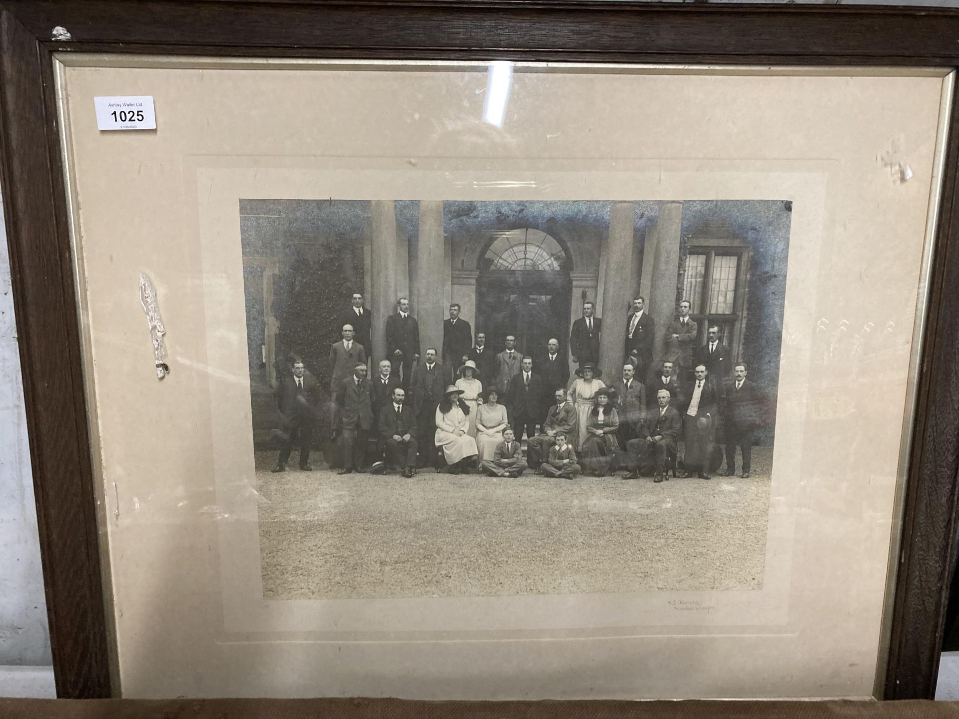 A VINTAGE PHOTOGRAPH OF A FAMILY BY R. S. ARNOLD, MARKET DRAYTON