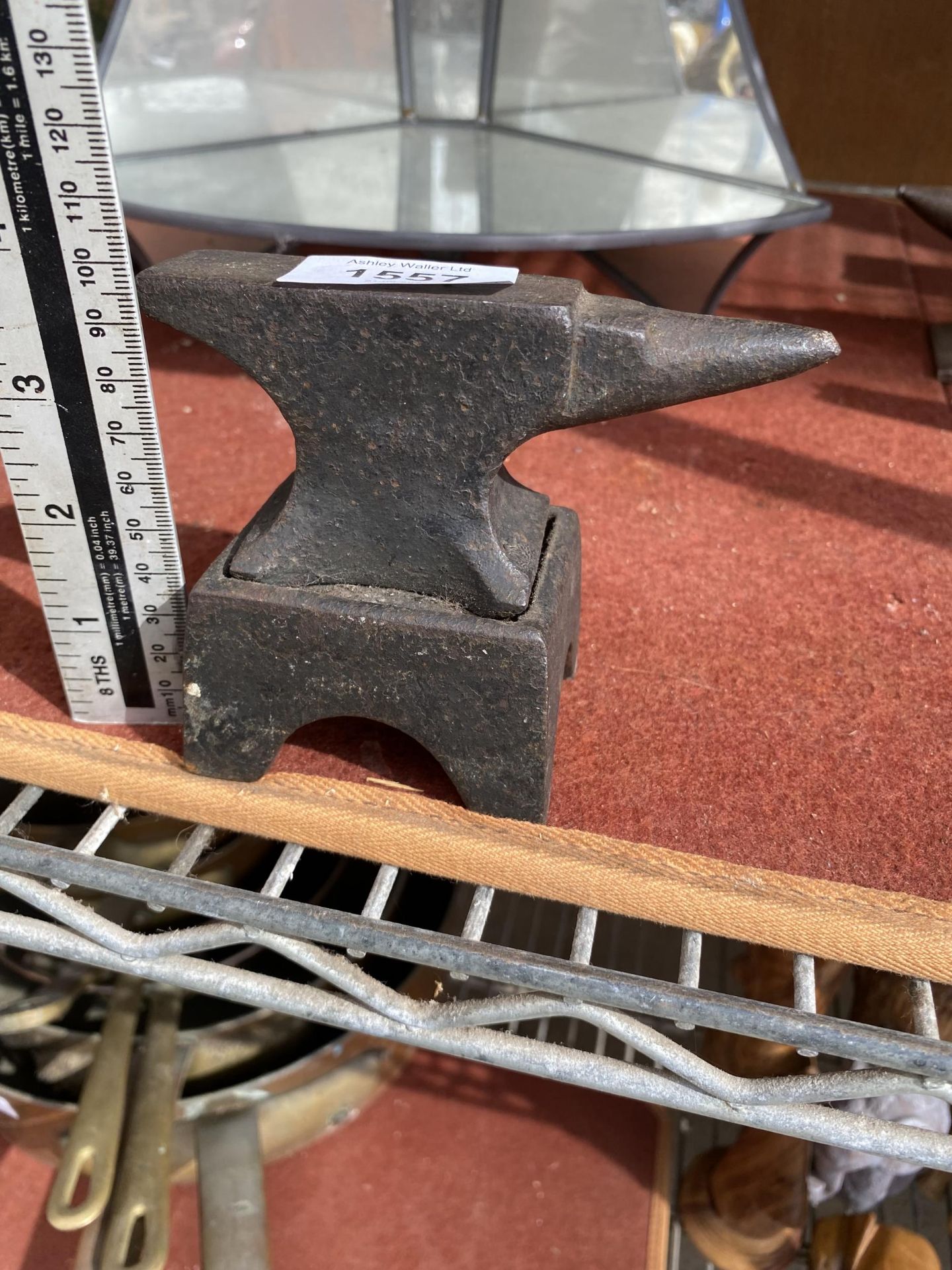 A MINIATURE CAST IRON SAMPLE ANVIL WITH STAND - Image 2 of 2