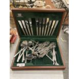 A BOXED VINERS STUDIO CUTLERY SET