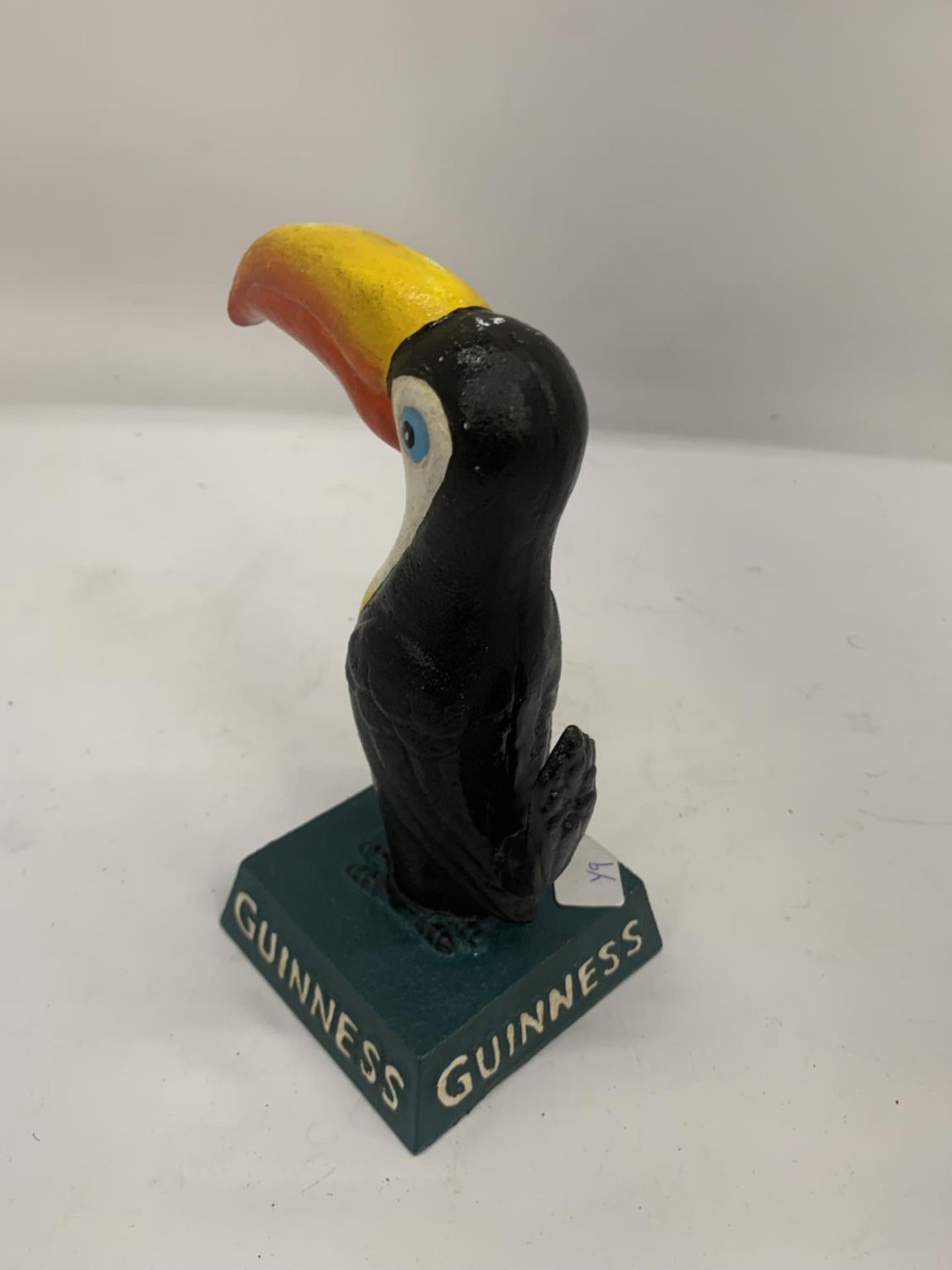 A CAST GUINNESS TOUCAN HEIGHT 20CM - Bild 2 aus 2