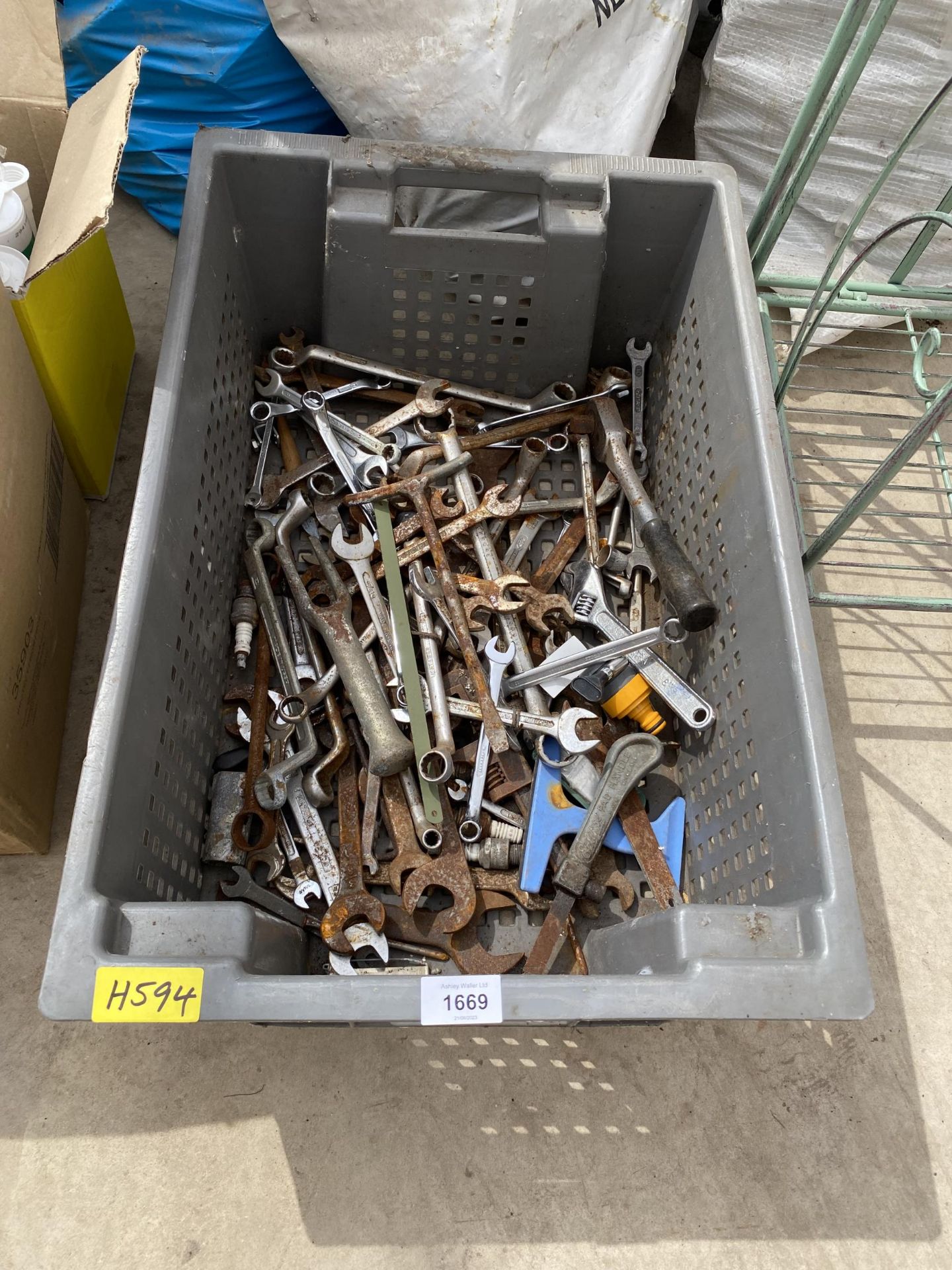 A LARGE ASSORTMENT OF VARIOUS SPANNERS