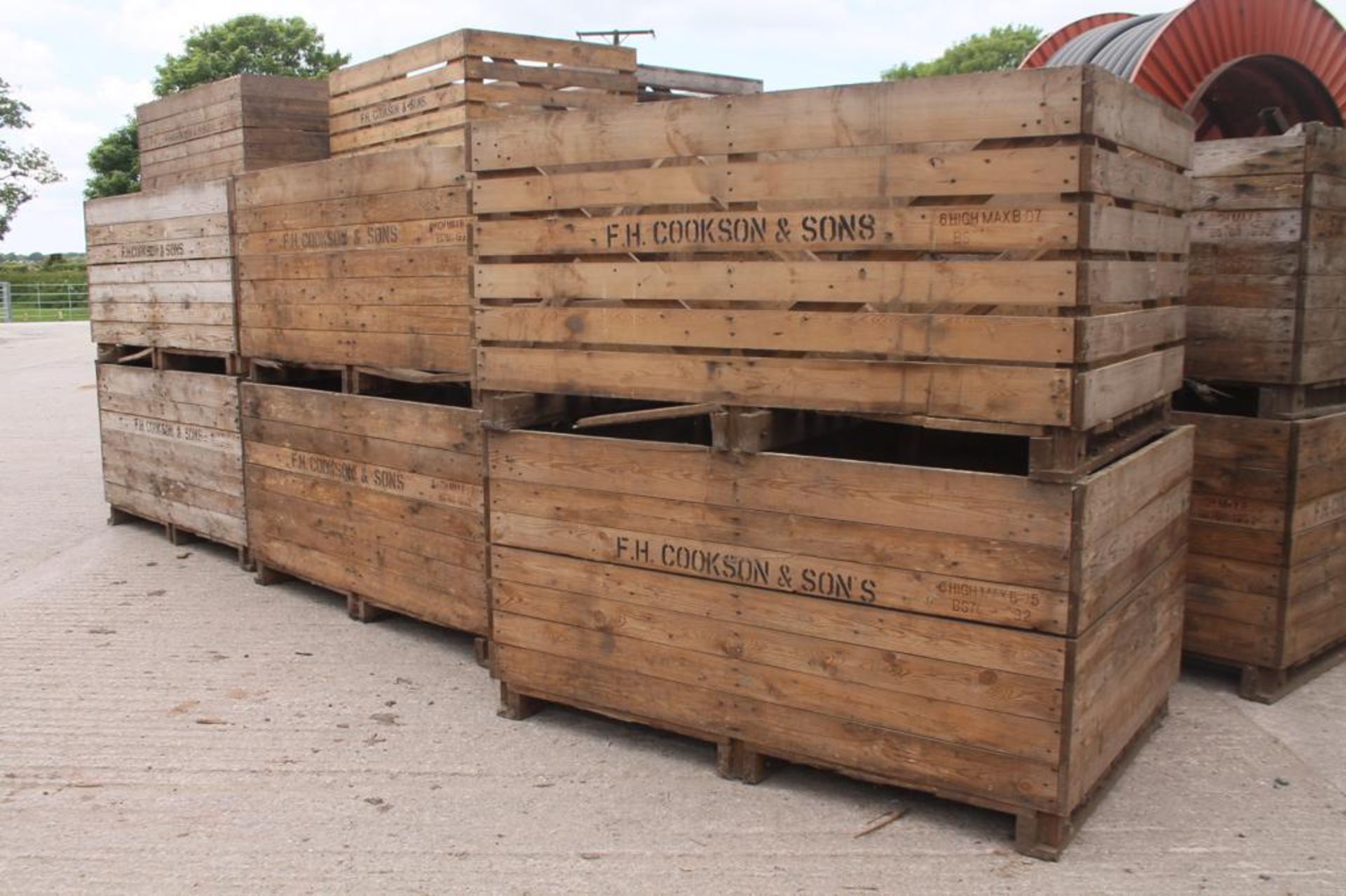 20 WOODEN ONE TON POTATO BOXES (AS SEEN) + VAT ** TO BE SOLD PER BOX & NOT FOR THE WHOLE*** - Image 3 of 3