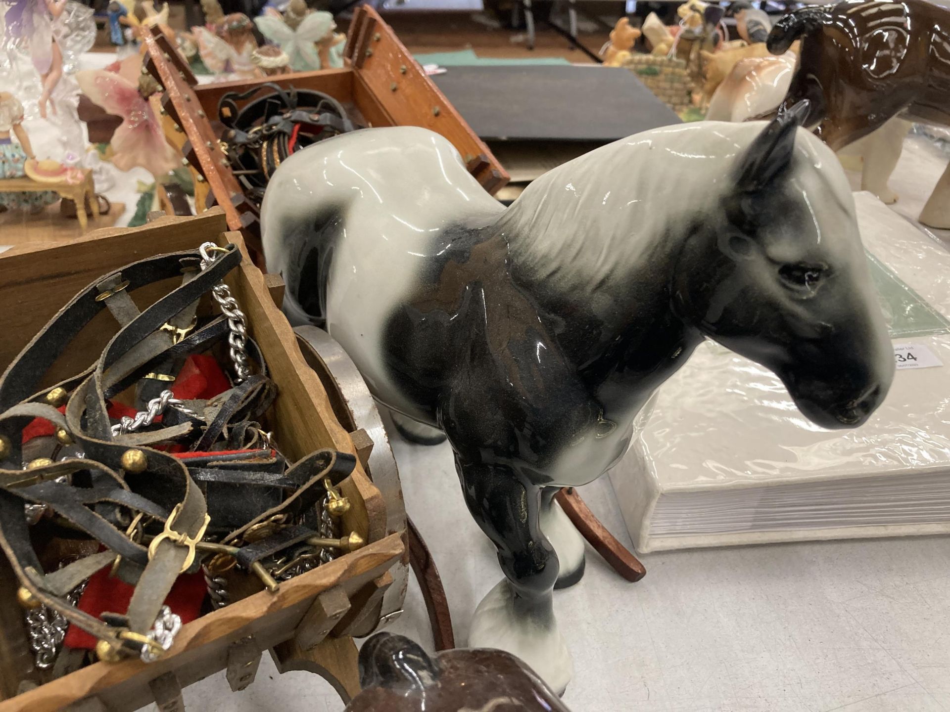 THREE MODELS OF SHIRE HORSES AND WOODEN CARTS - Bild 4 aus 5