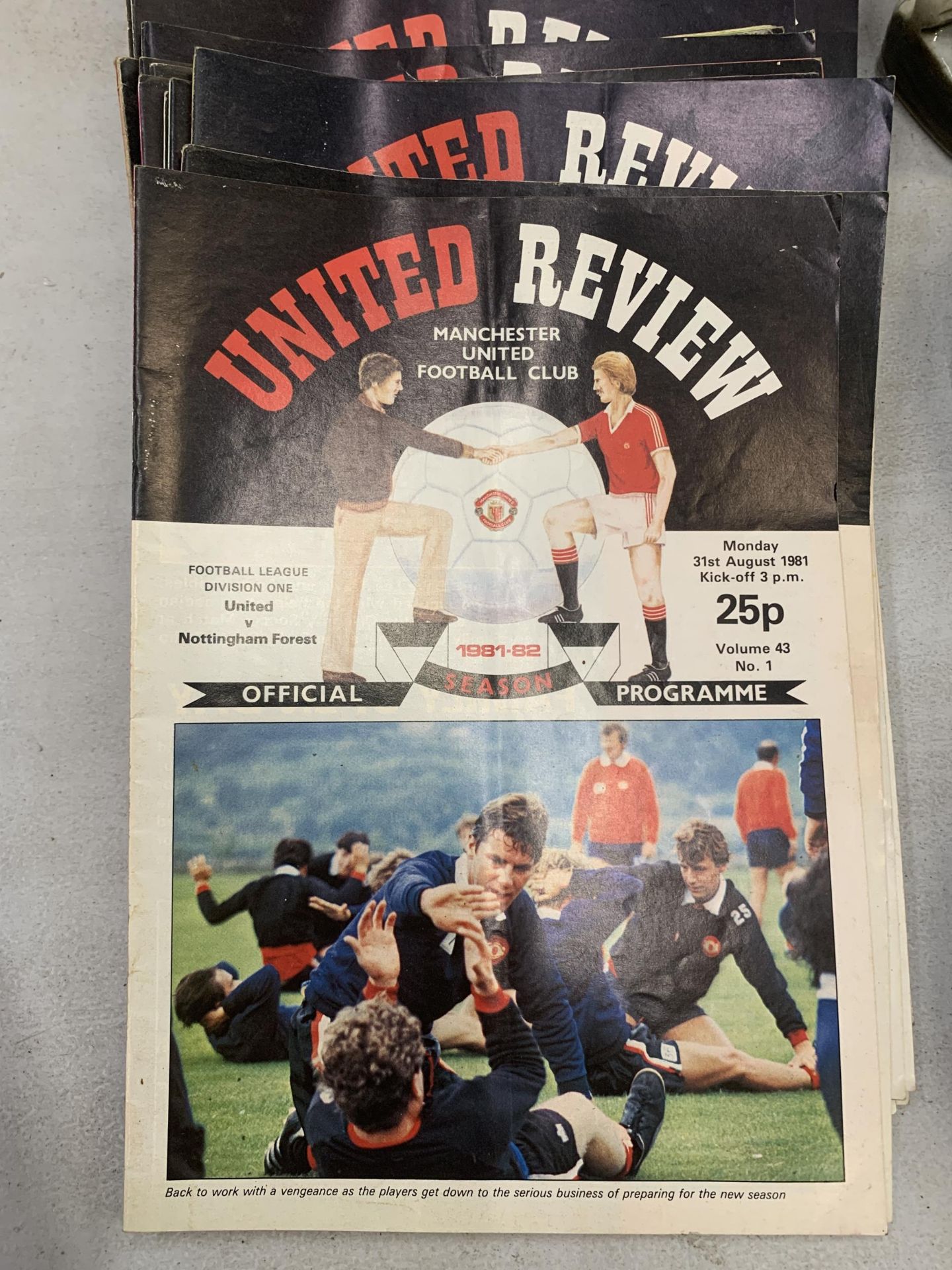 A COLLECTION OF MANCHESTER UNITED HOME PROGRAMMES 1979 - 1989, APPROX 92 IN TOTAL - Image 4 of 5