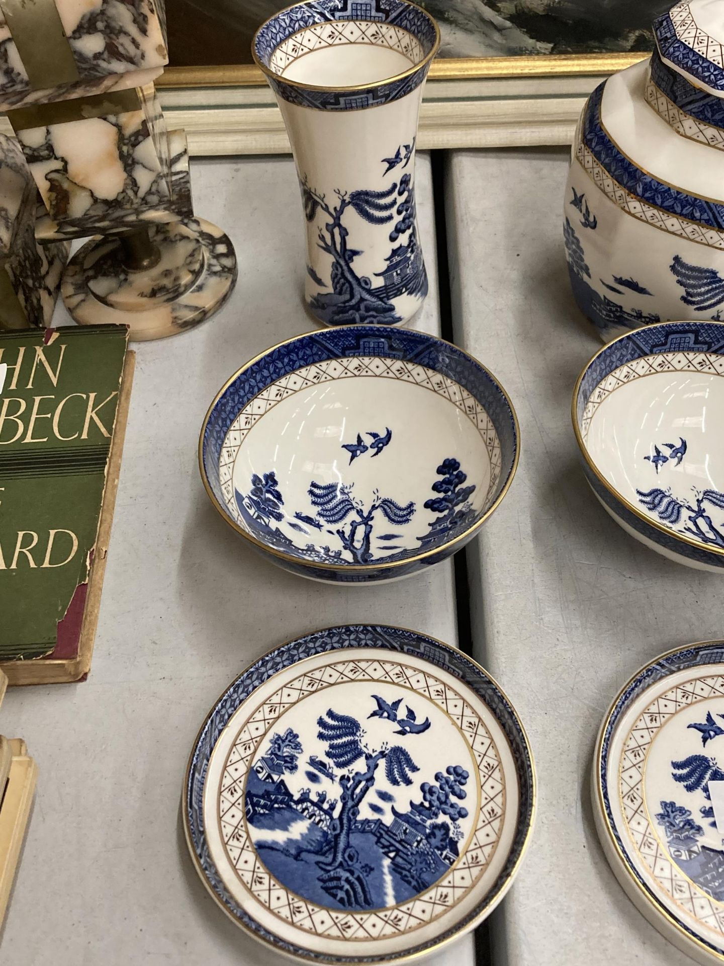 A GROUP OF ROYAL DOULTON BOOTHS 'REAL OLD WILLOW' PATTERN CERAMICS - Image 3 of 4