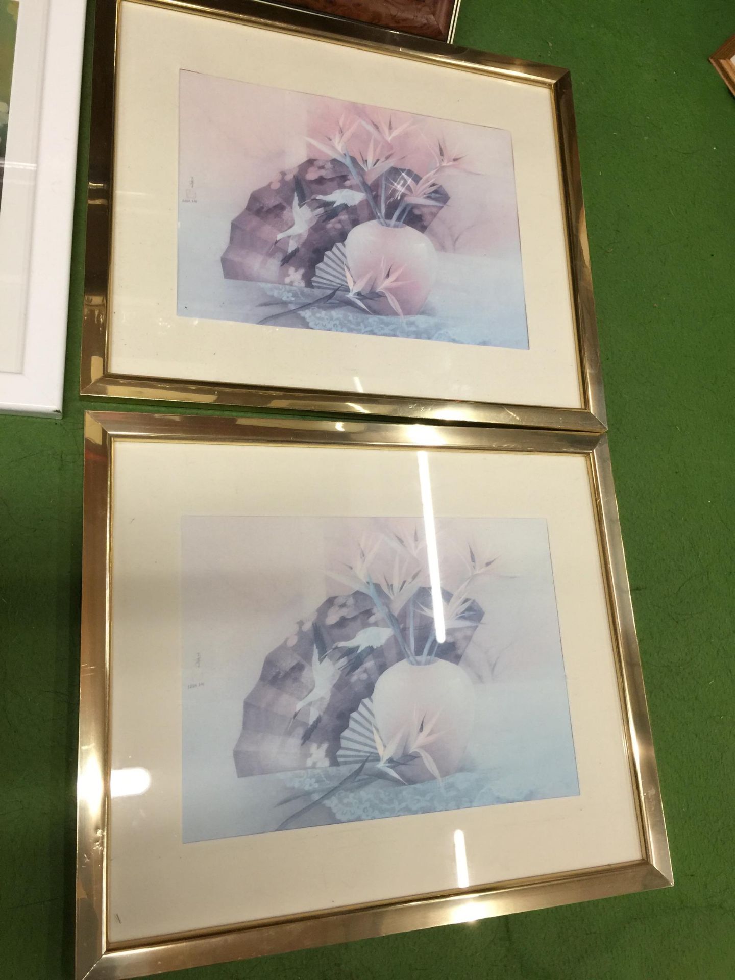 A GROUP OF FOUR FRAMED PRINTS TO INCLUDE TEDDY AND FLORAL EXAMPLES - Image 2 of 4