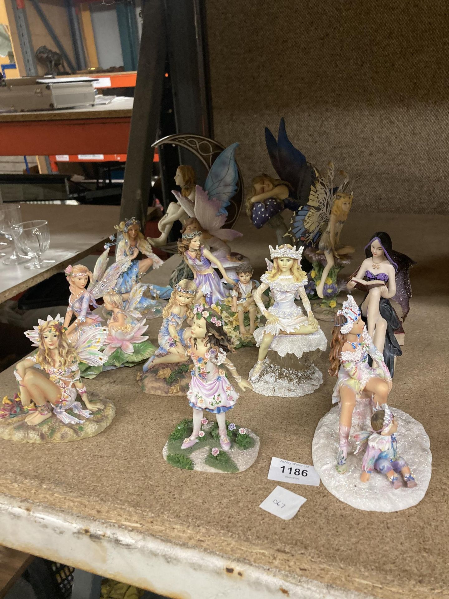 A COLLECTION OF FAIRY FIGURES - Image 2 of 5