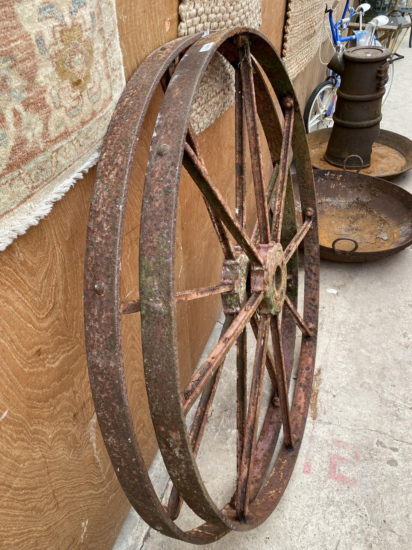 A PAIR OF LARGE CAST IRON 'P. PIERCE AND CO WEXFORD' IMPLEMENET WHEELS - Image 3 of 5