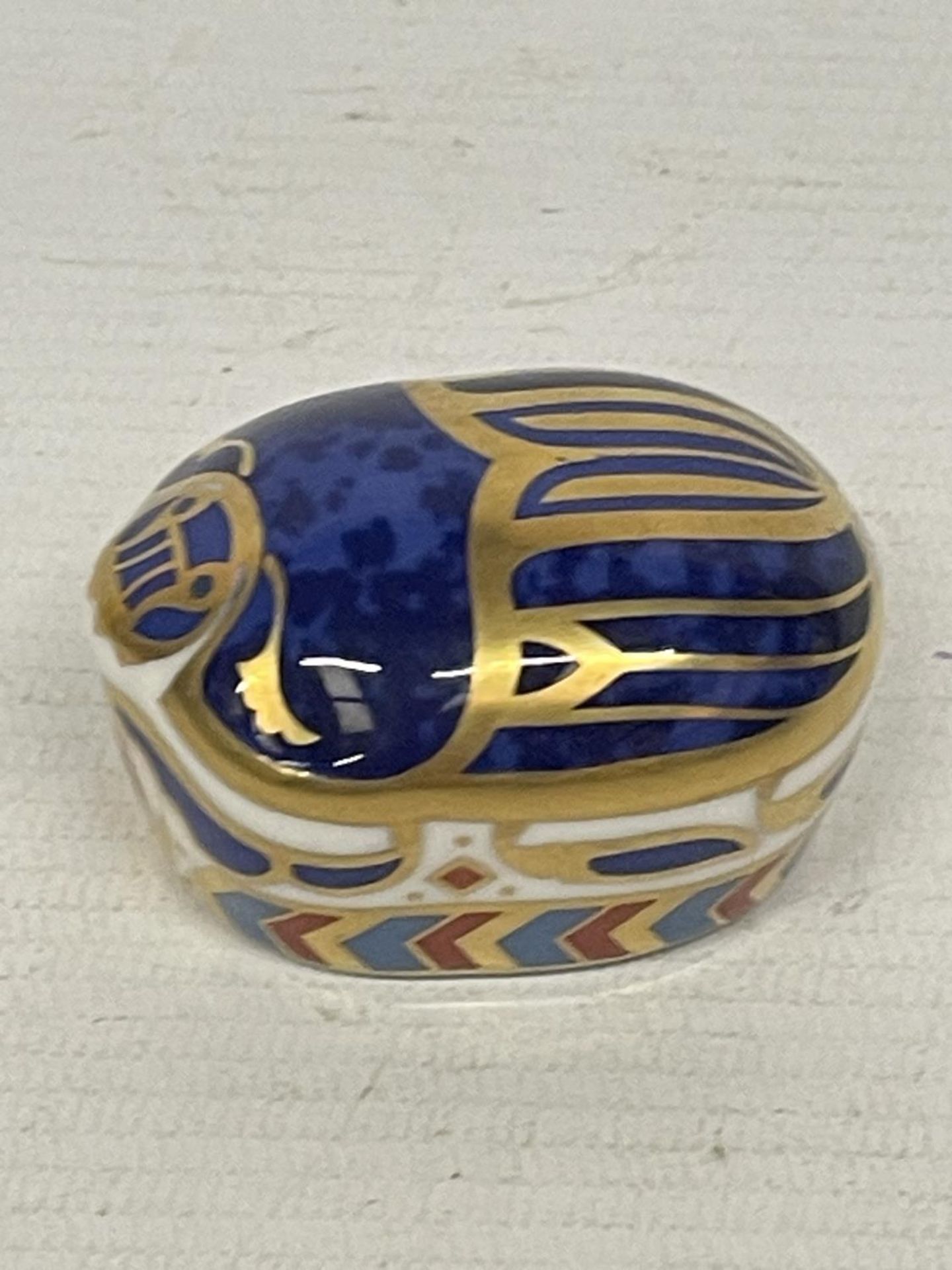 A ROYAL CROWN DERBY MILLENIUM BUG, SILVER STOPPER - Image 2 of 3