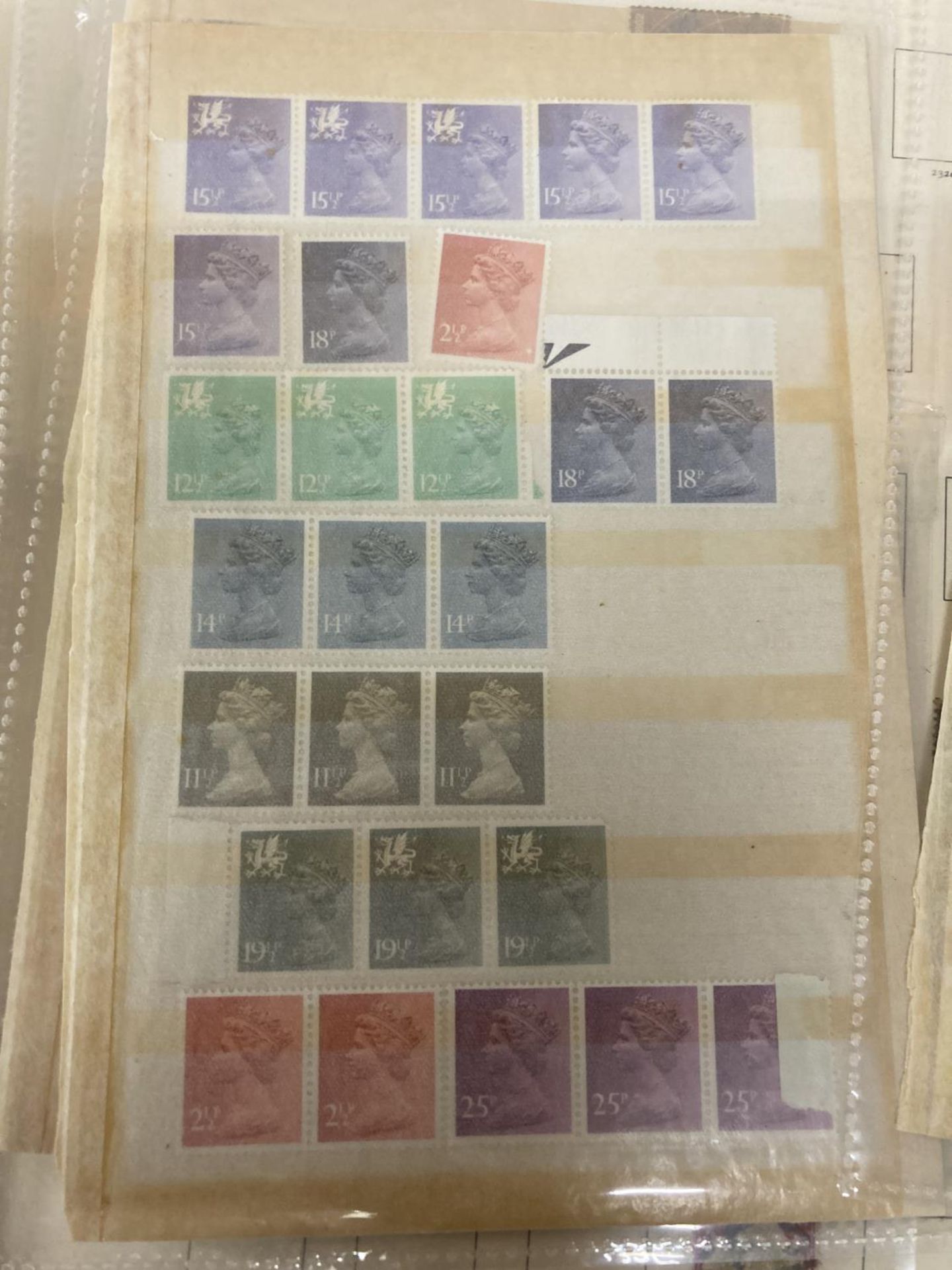 A GREAT BRITAIN STAMP ESTATE COLLECTION, THREE OLD ALBUMS TO INCLUDE STANLEY GIBBONS ALBUM WITH FINE - Image 7 of 11