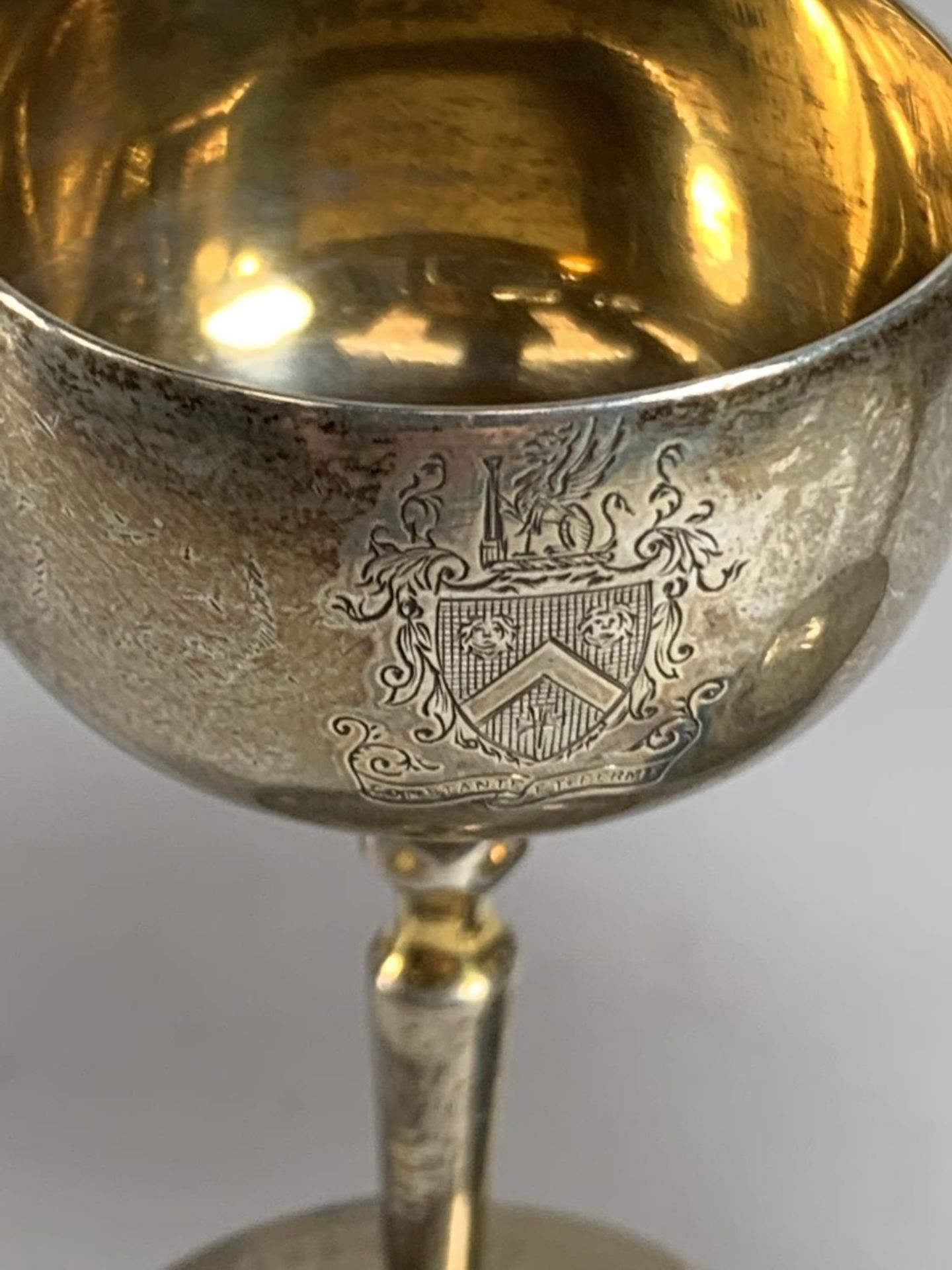 TWO HALLMARKED SILVER TROPHIES ON WOODEN BASES GROSS WEIGHT 160 GRAMS (81 GRAMS WITHOUT THE BASES) - Image 2 of 4