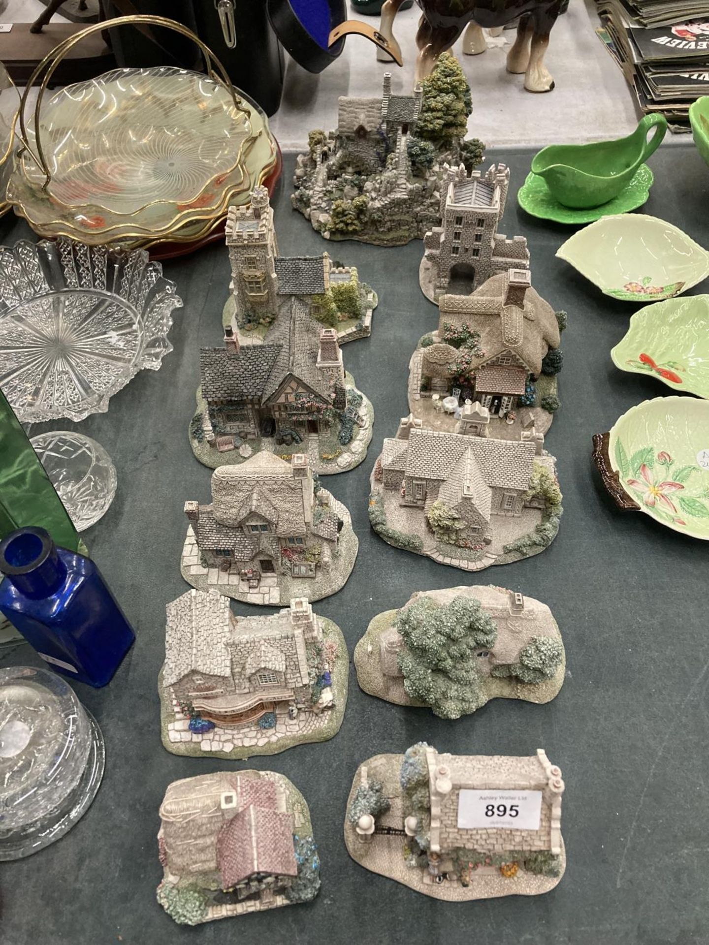 A QUANTITY OF LILLIPUT LANE COTTAGES - 11 IN TOTAL - Image 3 of 4