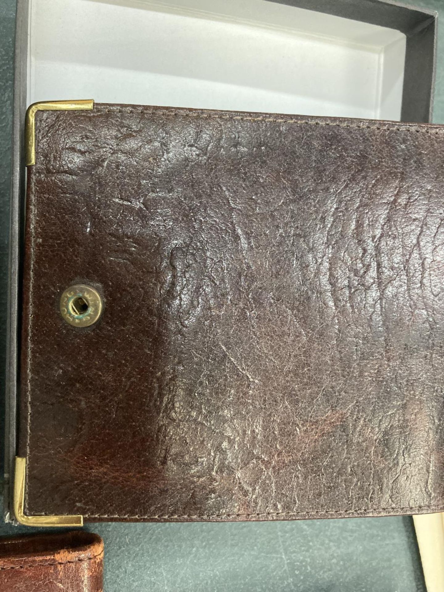 A MIXED LOT TO INCLUDE HOLY BIBLE, LEATHER WALLETS ETC - Image 6 of 6