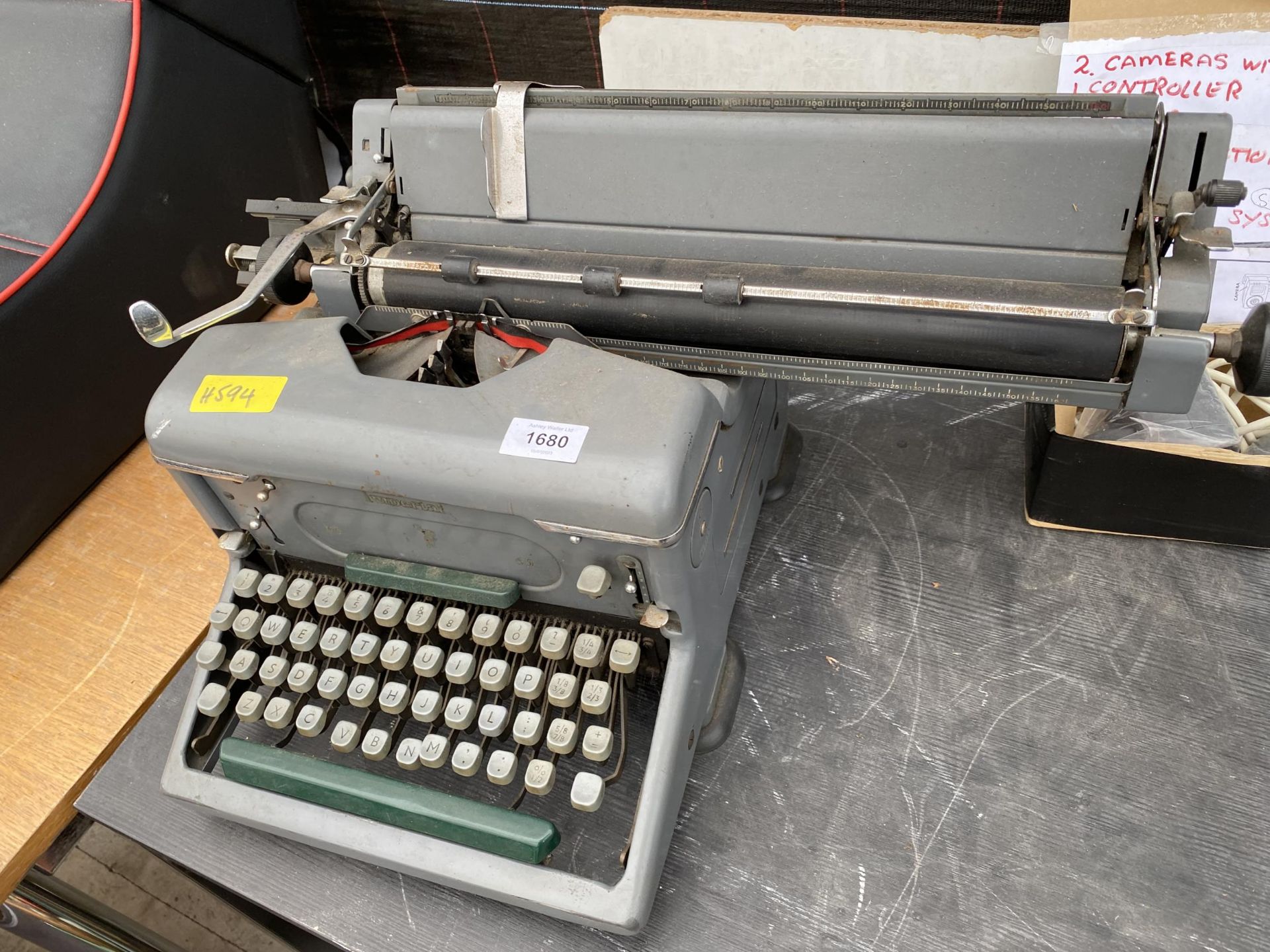 A VIUNTAGE IMPERIAL TYPEWRITER