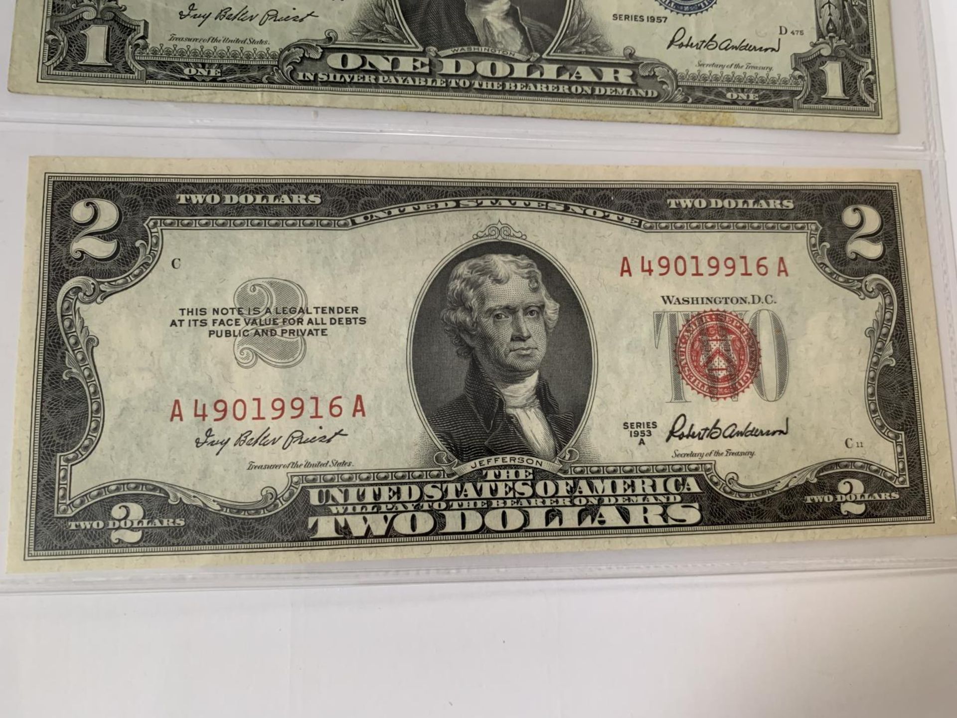 THREE THE UNITED STATES OF AMERICA NOTES SIGNED ANDERSON (1957-1961) TO INCLUDE TWO ONE DOLLAR AND A - Image 4 of 5