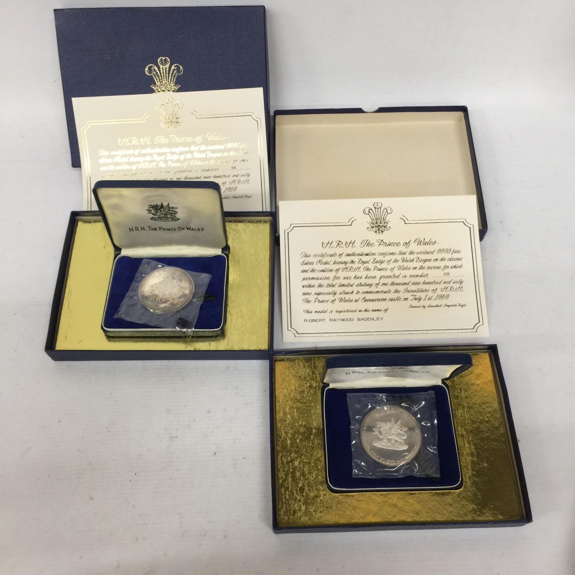 UK , 1969 INVESTITURE OF PRINCE CHARLES , 2 X LARGE SILVER MEDALS , EACH WEIGHS 2.27 OUNCES . EACH