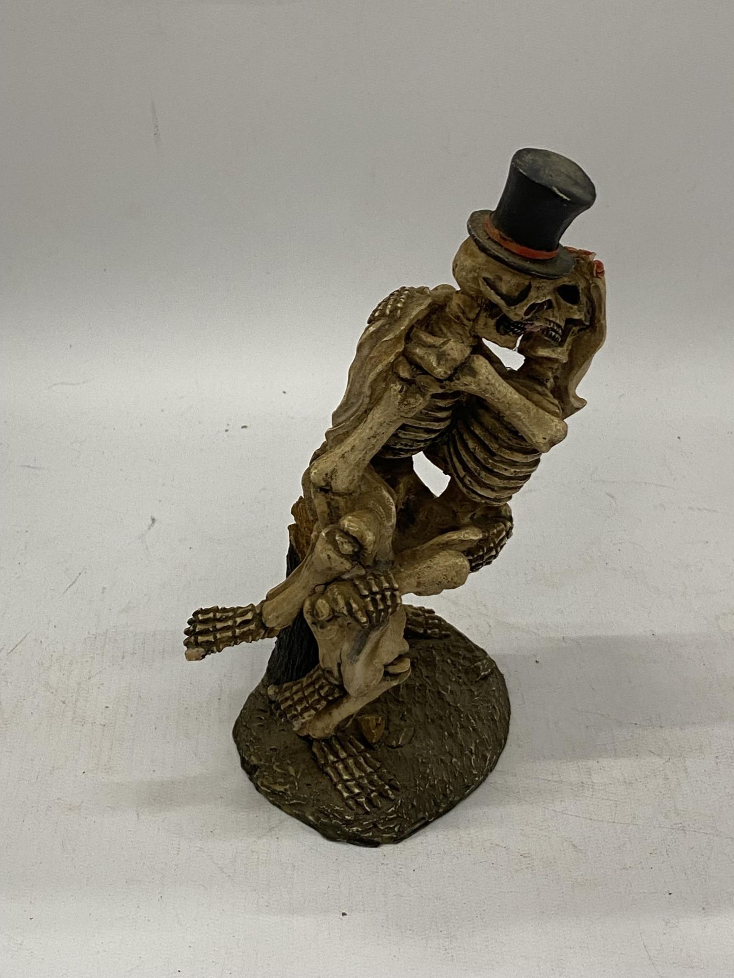 A SKELETON ORNAMENT 'LUNCH-AINED MELODY' - Image 2 of 4
