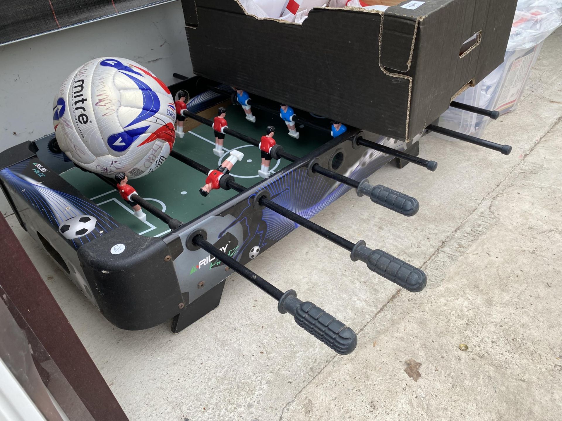 AN ASSORTMENT OF ITEMS TO INCLUDE A FOOTBALL TABLE, FLAGS AND A FOOTBALL ETC - Image 2 of 4