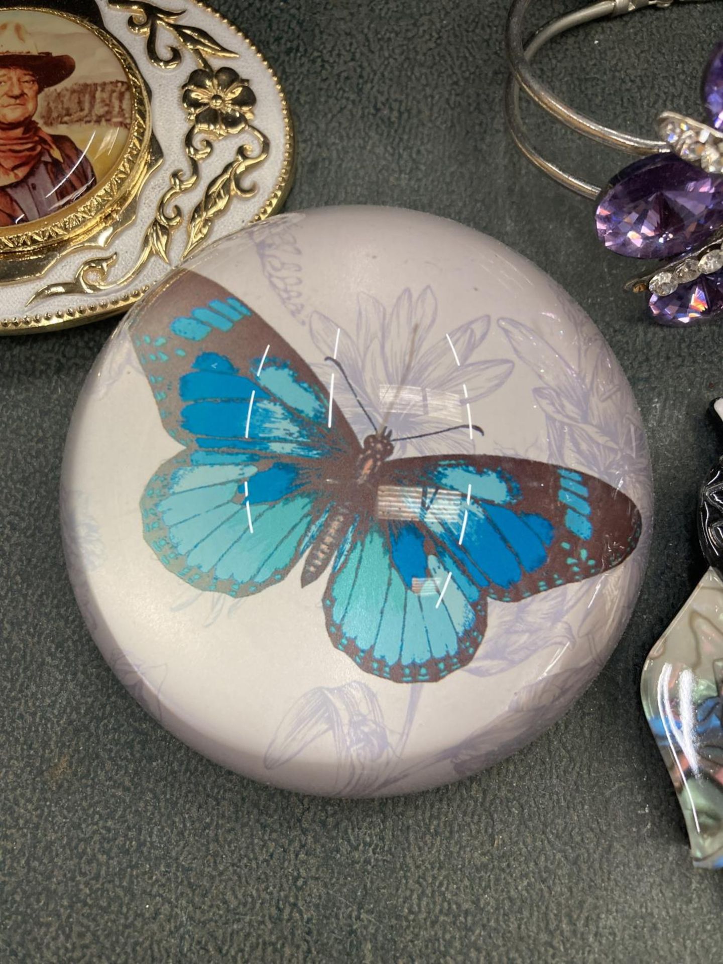 A GROUP OF COSTUME JEWELLERY, BUTTERFLY PAPERWEIGHT ETC - Image 3 of 4