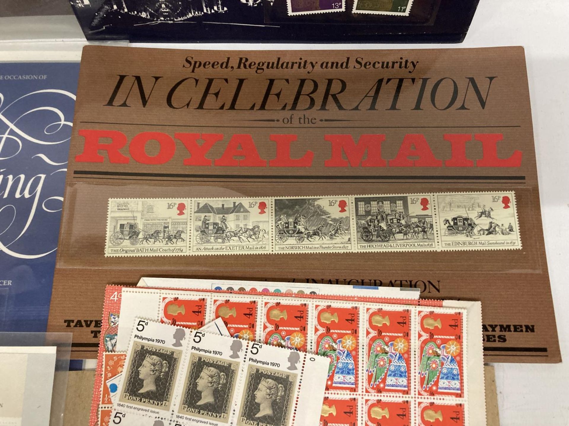 A MIXED LOT OF STAMPS TO INCLUDE THE ROYAL WEDDING SOUVENIR FOLDER, ANNIVERSARY OF THE CORONATION - Image 5 of 8