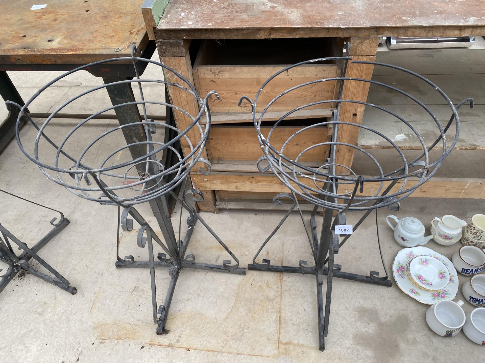 A PAIR OF WROUGHT IRON BASKET PLANTERS (H:80CM)