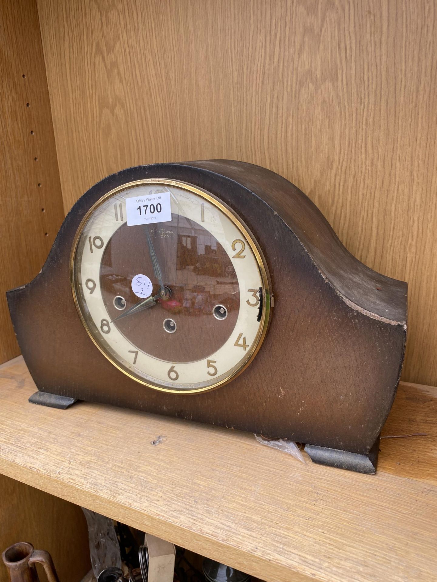 A WESTMINISTER CHIMING MANTLE CLOCK