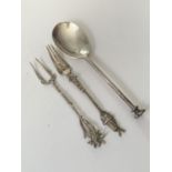 A HALLMARKED LONDON SILVER SPOON AND FORK AND AN 800 SILVER FORK GROSS WEIGHT 61.4 GRAMS