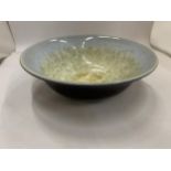 A LARGE PORTMEIRION 'STARFIRE' COLLECTION BOWL, DIAMETER 28CM