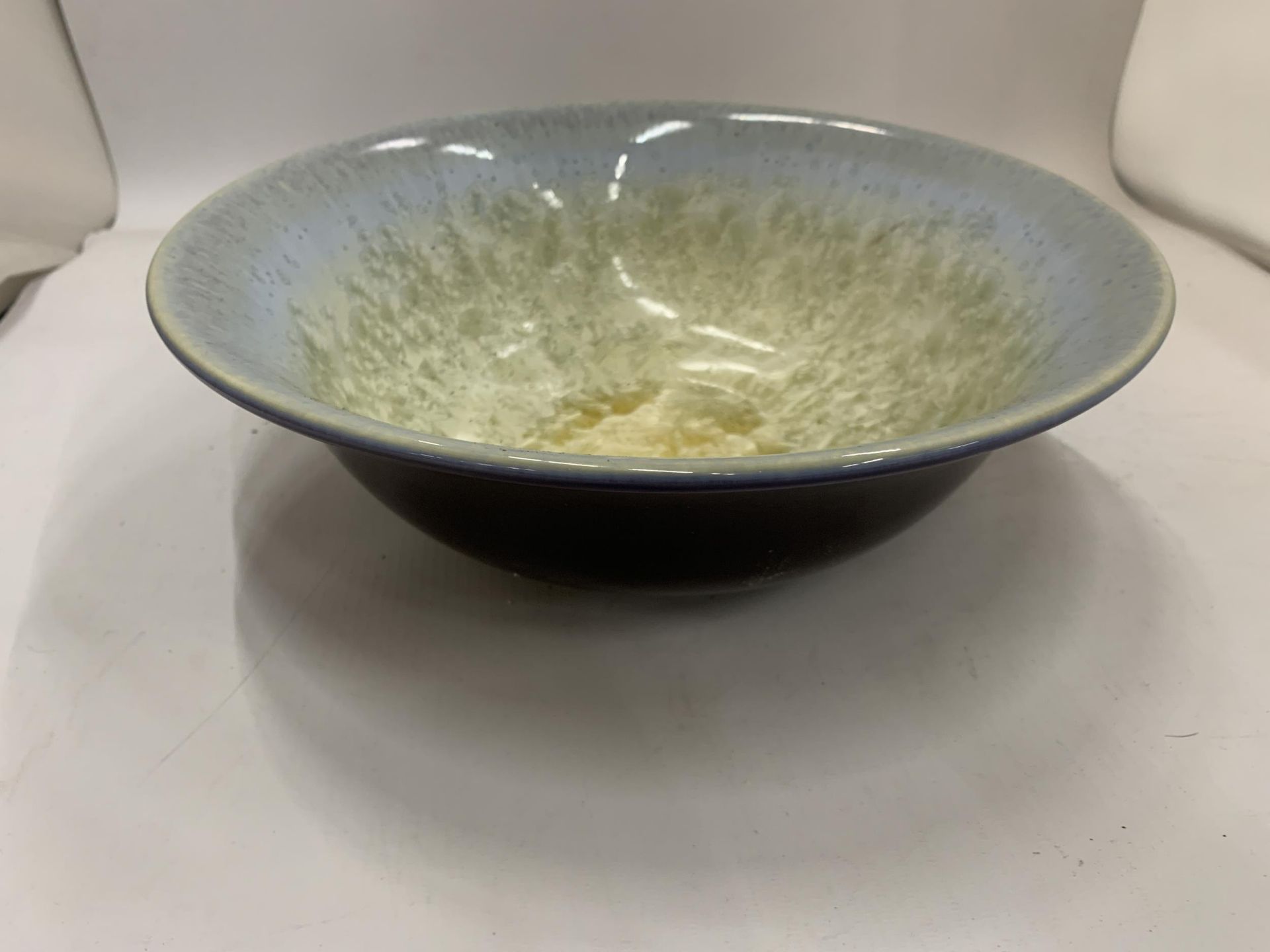 A LARGE PORTMEIRION 'STARFIRE' COLLECTION BOWL, DIAMETER 28CM