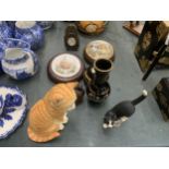 TWO HAND PAINTED CAT ORNAMENTS, TWO PRATTWARE STYLE WALL PLAQUES, ORIENTAL STYLE CERAMICS, ETC
