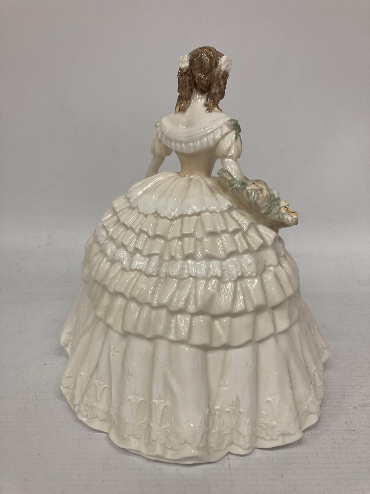 A STUNNING COALPORT FIGURINE FROM "THE FOUR FLOWERS COLLECTION" SCULPTED BY JACK GLYNN AND BEING A - Image 3 of 5