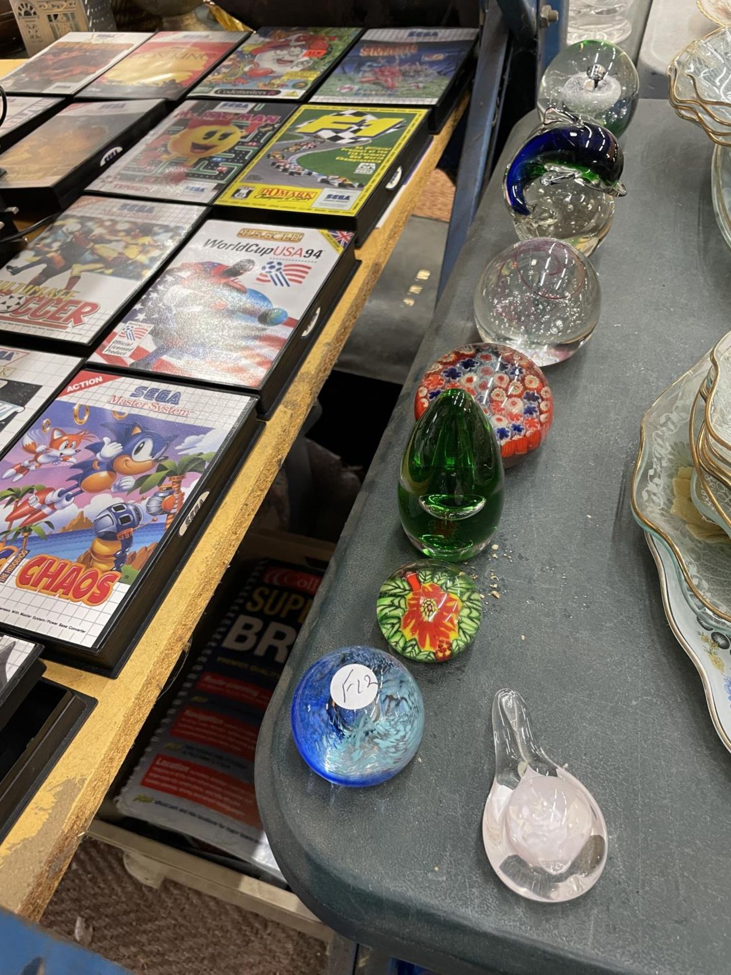 A COLLECTION OF GLASS PAPERWEIGHTS TO INCLUDE A DOLPHIN, ETC