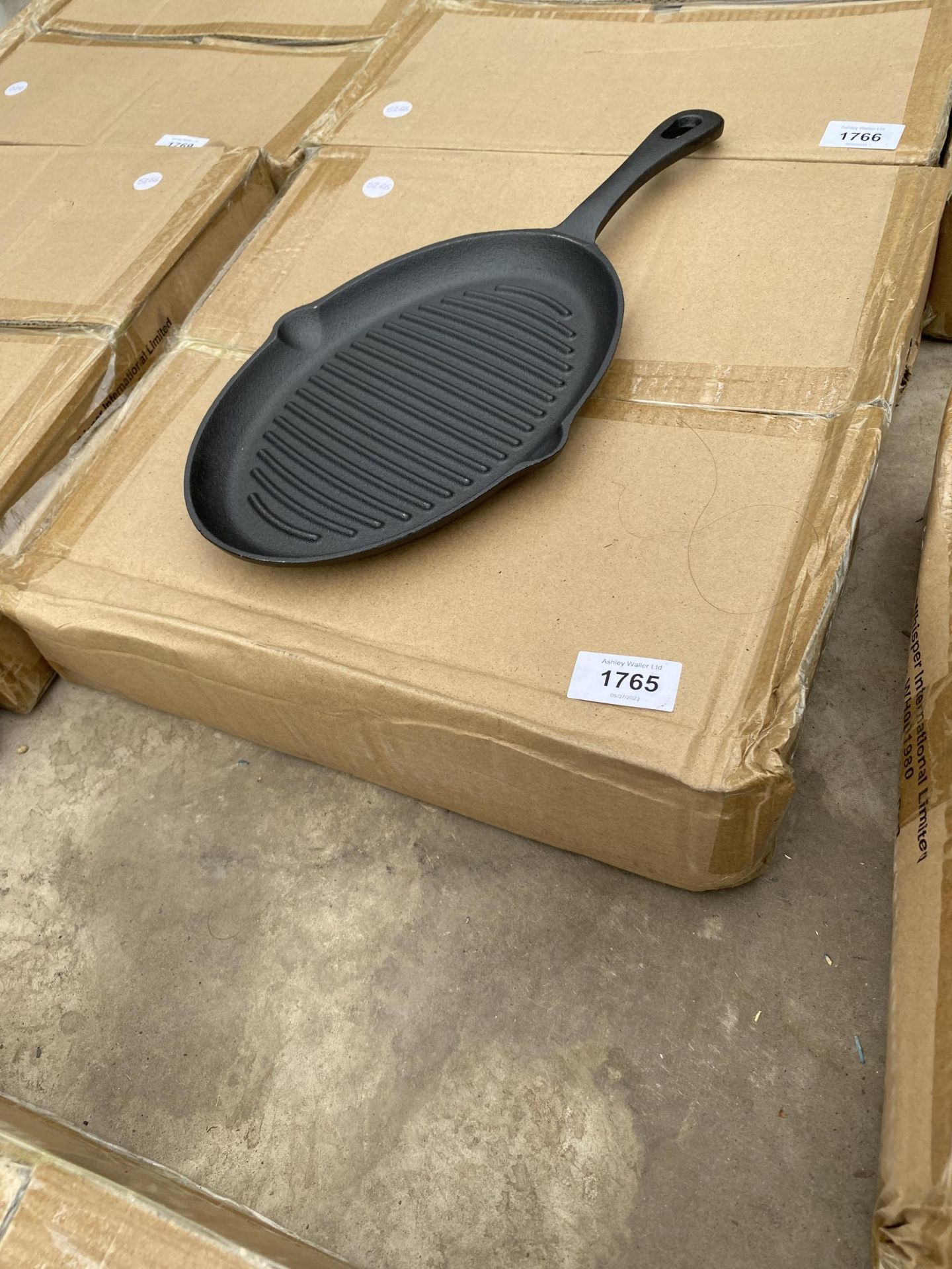 APPROXIMATELY TEN AS NEW AND BOXED CAST IRON SKILLET PANS