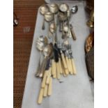 A GROUP OF VINTAGE SILVER PLATED FLATWARE
