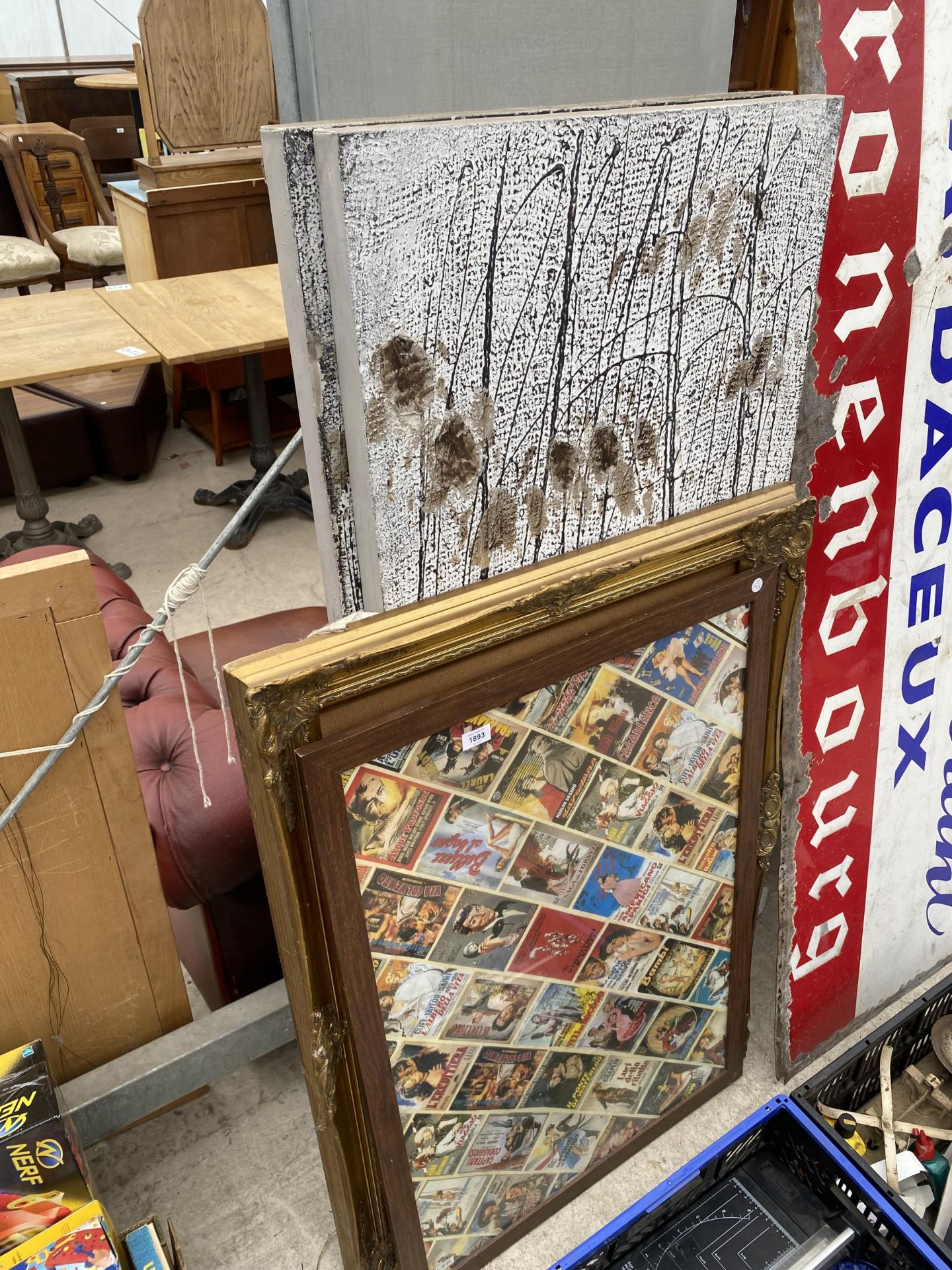 A FRAMED PRINT AND A GILT PICTURE FRAME