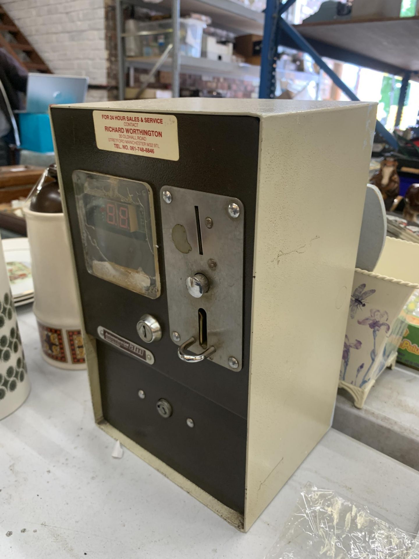 AN AUTOMETERS LTD ELECTRIC METAL BOX MONEY SLOT METER - Image 3 of 3