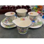 A VINTAGE CROWN DEVON FIELDINGS PART TEASET TO INCLUDE CUPS, SAUCERS, SIDE PLATES, SUGAR BOWL AND