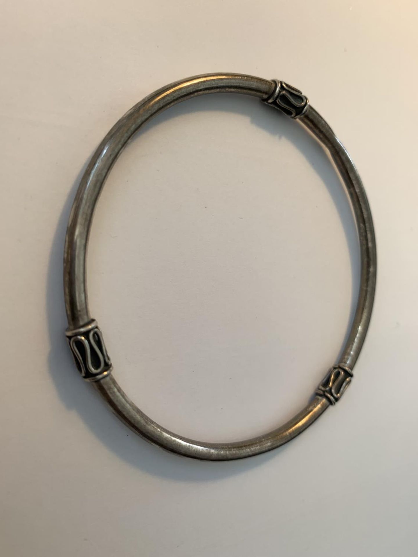 THREE SILVER BANGLES - Image 2 of 4