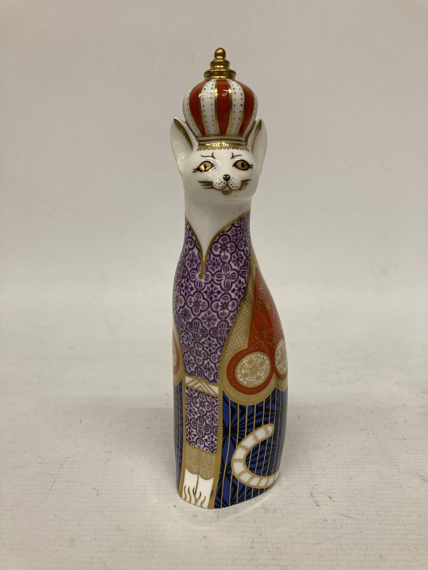 A ROYAL CROWN DERBY CAT ABYSSINIAN (MISSING STOPPER) - Image 2 of 4